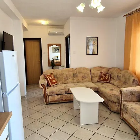 Merima Apartman Krk Town